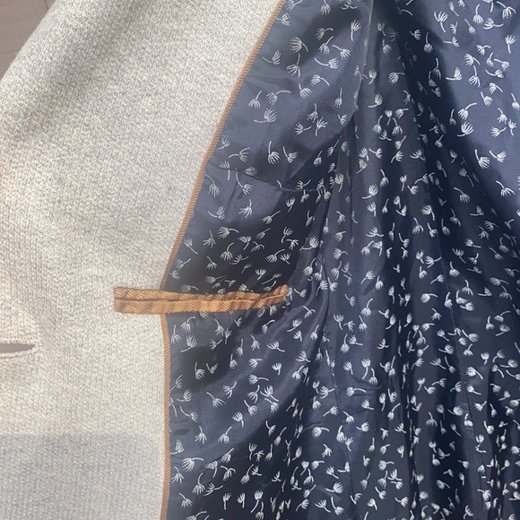 Zara cotton blazer. Beautiful and classy. - Picture 3 of 4